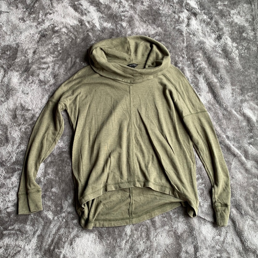 LUCKY BRAND women’s sweater.